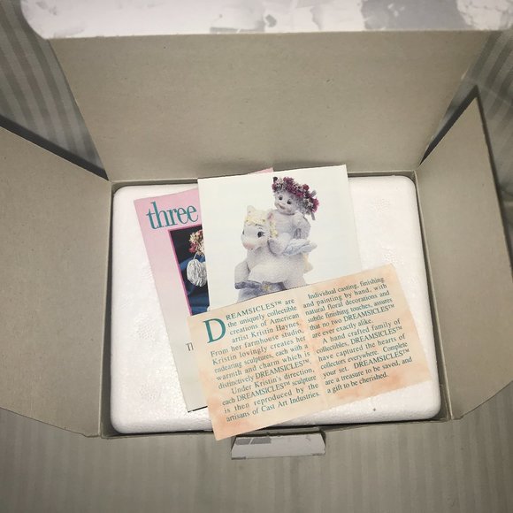 BRAND NEW IN BOX! DREAMSICLES 'STANDING OVATION' COLLECTIBLE FIGURE. - Picture 5 of 6